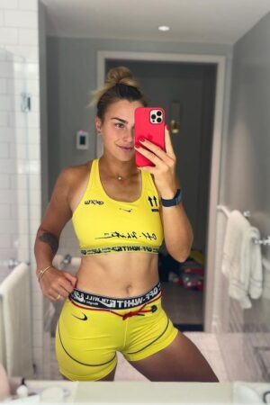 Aryna Sabalenka selfie