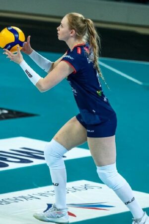 Dagmara Dabrowska hot volley