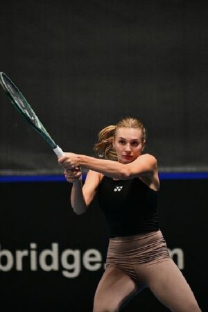 Dayana Yastremska tennis girl