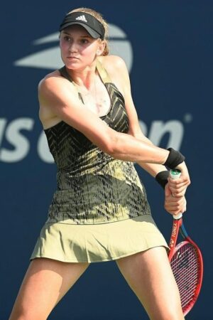 Elena Rybakina hot tennis babe