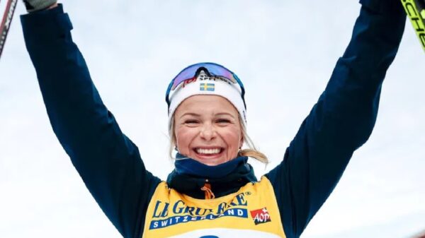 Frida Karlsson skiing win
