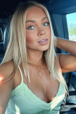 Hailey Ostrom hot photo