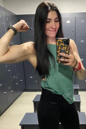 Irene Aldana muscles