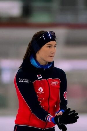 Julie Nistad Samsonsen skating babe