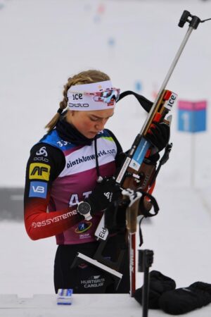 Juni Arnekleiv biathlete girl