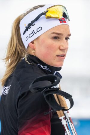 Juni Arnekleiv women biathlete