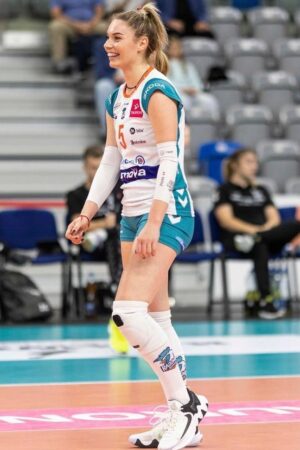 Marta Lyczakowska volley