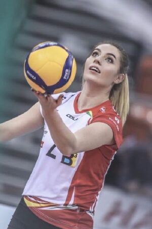 Marta Lyczakowska volleyball babe