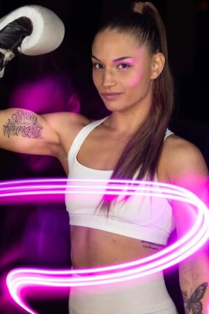 Tania Alvarez hot boxing girl