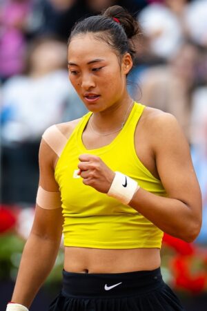 Zheng Qinwen tennis babe