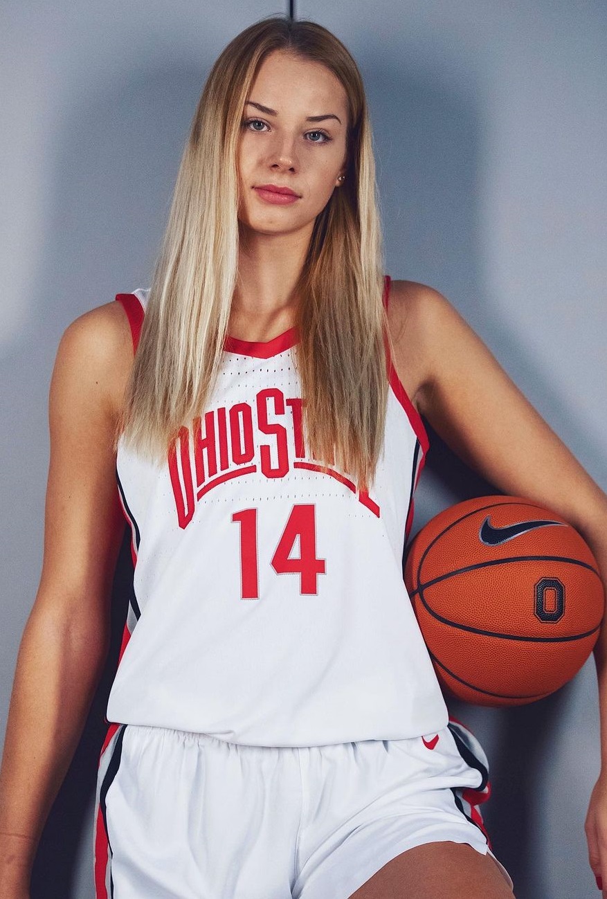 Hungarian basketball babe Dorka Juhasz – Femi Sports
