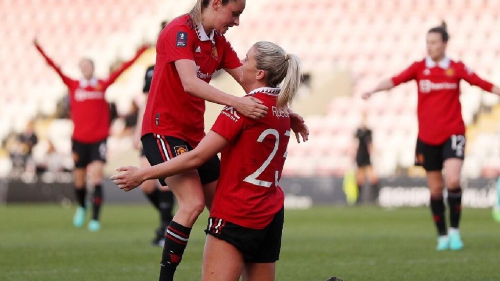manchester-united-wfc-defeated-arsenal-wfc-keeping-its-top-position-in